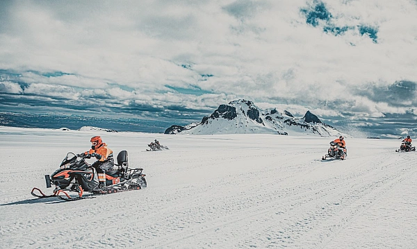 Snowmobile tour in Kerlingafjöll Highland Base