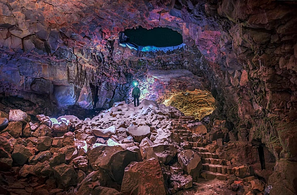 Raufarhólshellir, the Lava tunnel.